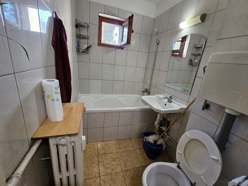 Drumul Taberei, zona Liceu Lovinescu, str. Valea Calugareasca 22, 2 camere,