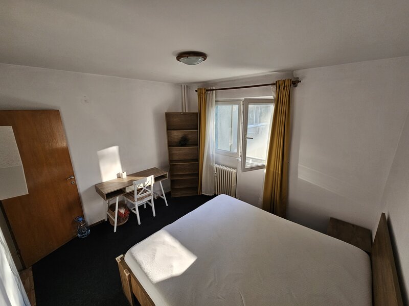 Drumul Taberei, zona Liceu Lovinescu, str. Valea Calugareasca 22, 2 camere,